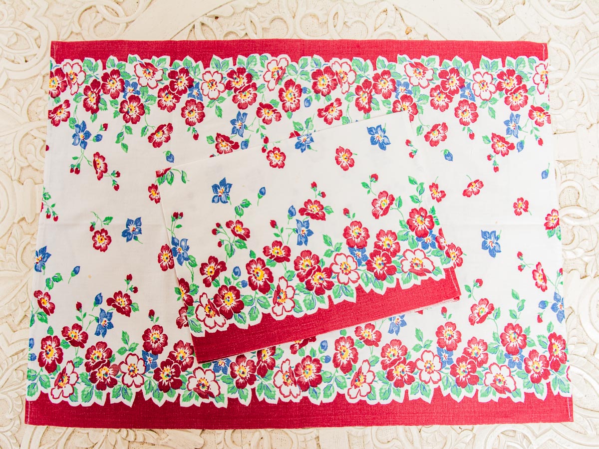 Handmade Red & Blue Blossom Tea Towel –– Vintage Textile from Mid-Century Tablecloth, Set of 3