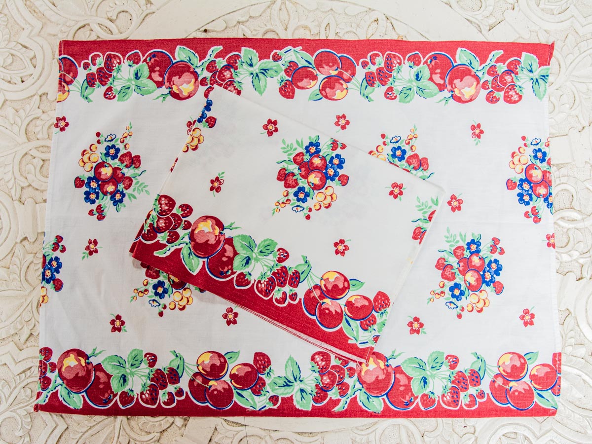Handmade Apple & Cherry Tea Towel –– Vintage Textile from Mid-Century Tablecloth, Set of 2