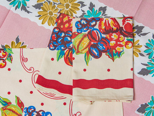 Lively 1950s Fruit Cluster Napkins – Vintage Print, Set of 3