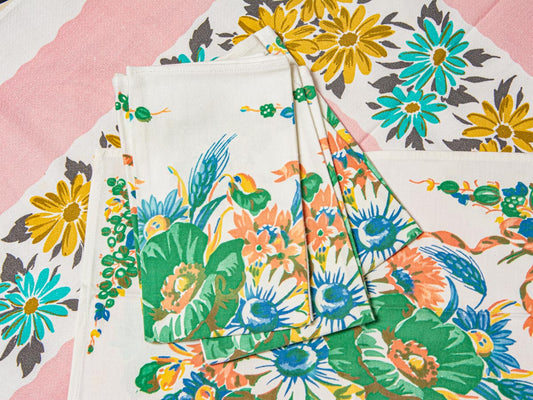 1950s Vibrant Floral Napkins – Vintage Print, Set of 4