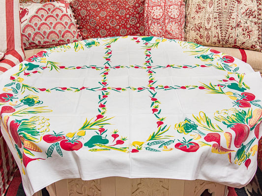 Vintage Floral Garden Harvest 1950s Tablecloth