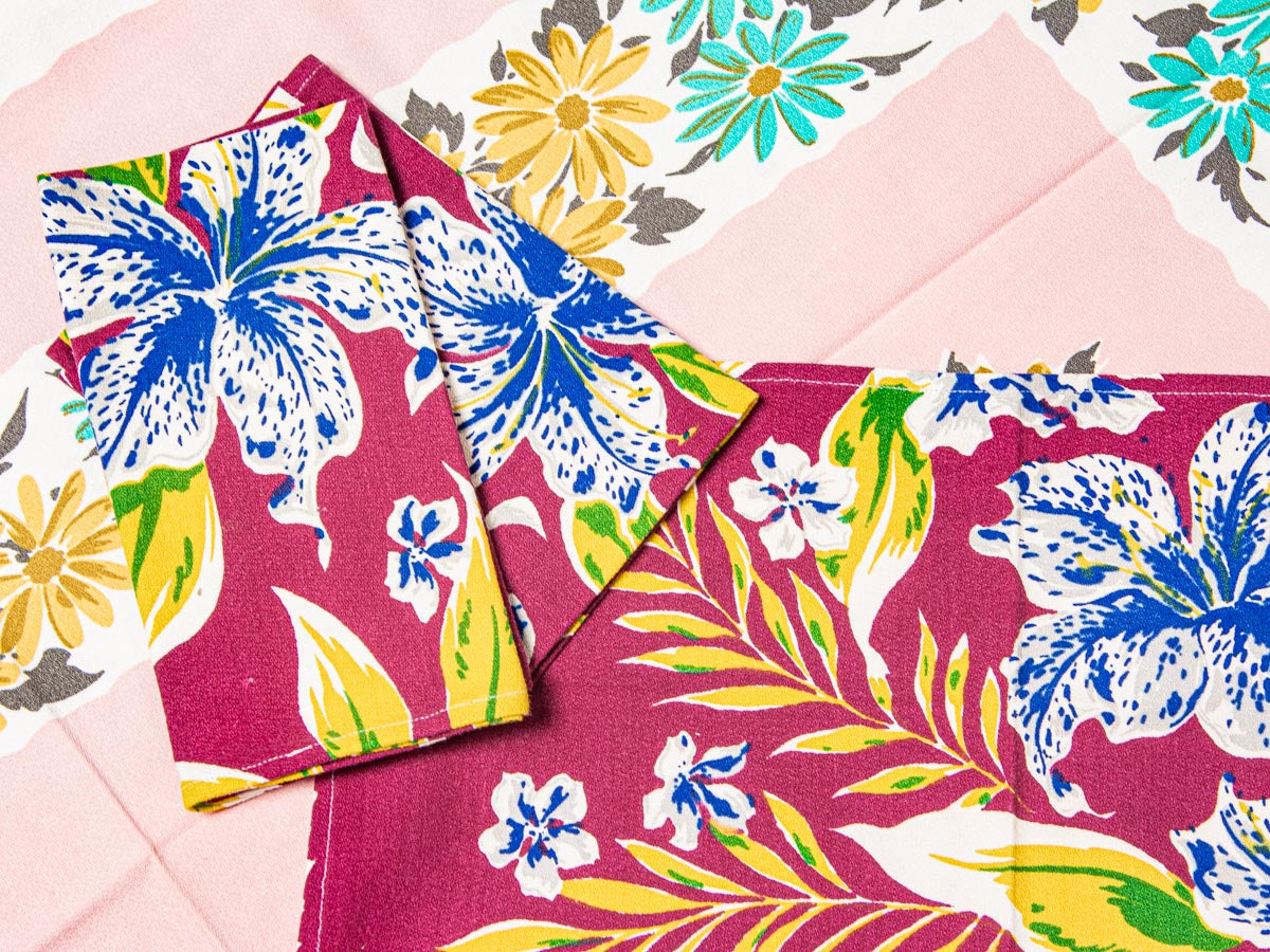 1950s Tropical Lily Napkins – Bold Florals, Set of 3