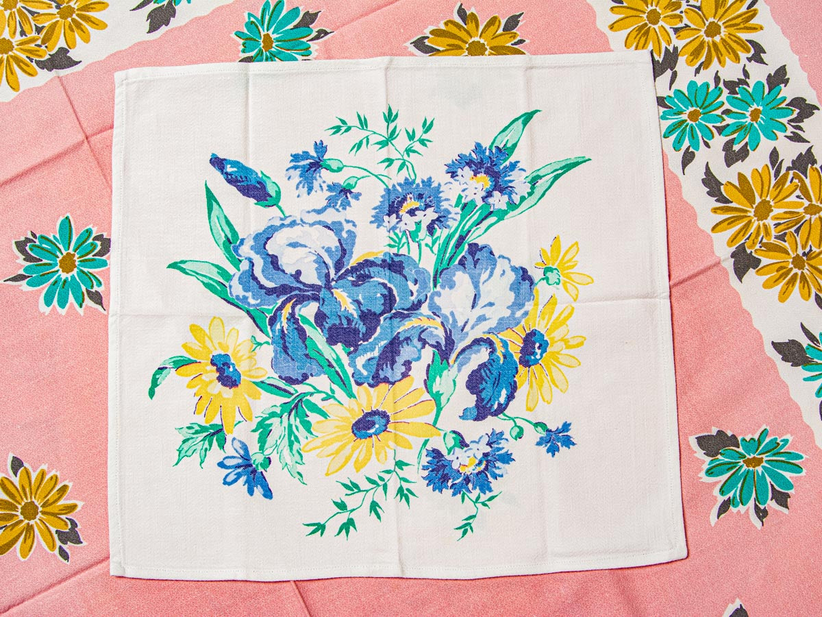 1950s Iris & Daisy Napkins – Vintage Floral Print, Set of 11