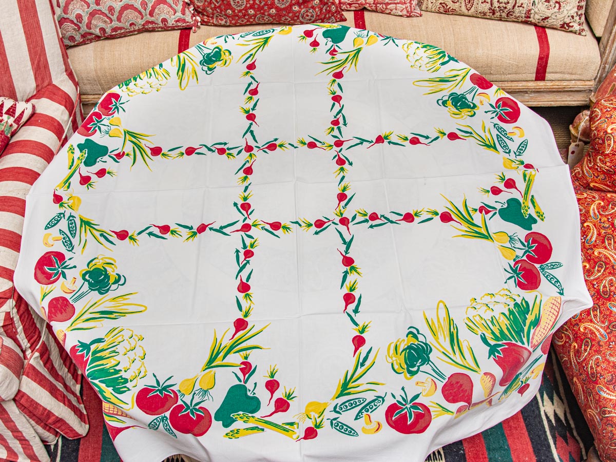 Vintage Floral Garden Harvest 1950s Tablecloth