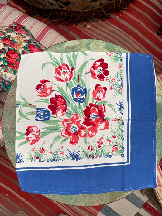 Handmade Red & Blue Tulip Napkins –– Vintage Textile from Mid-Century Tablecloths, Set of 2