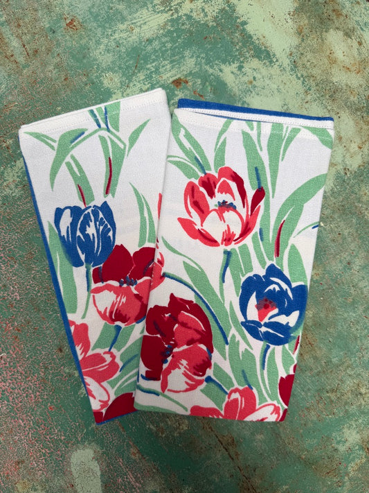 Handmade Red & Blue Tulip Napkins –– Vintage Textile from Mid-Century Tablecloths, Set of 2