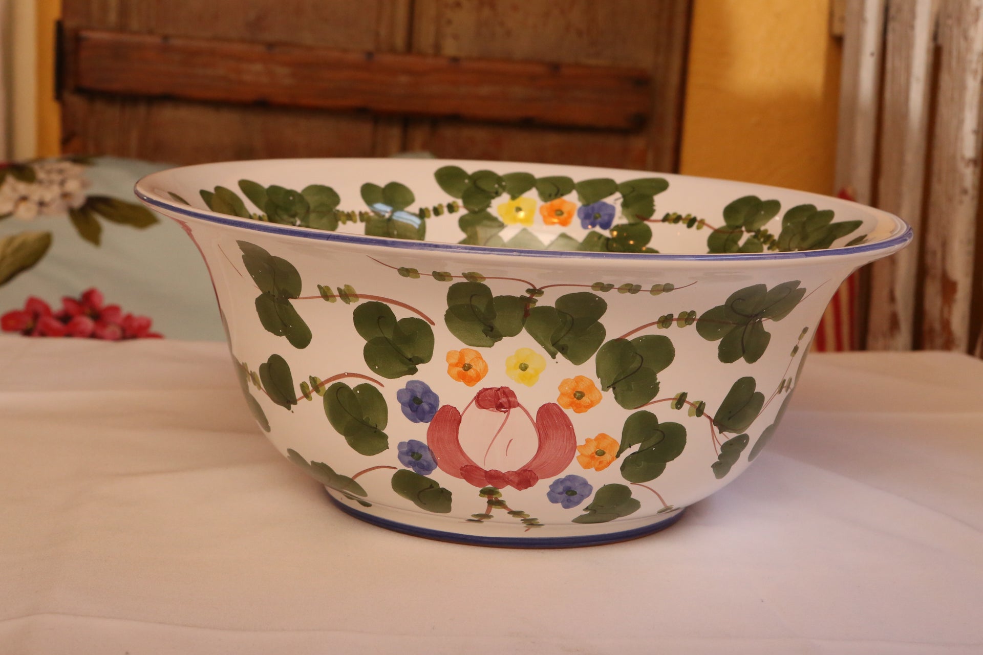 Large Serving Bowl - Classic Ivy