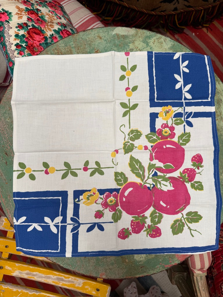 Handmade Magenta Fruit Napkins –– Vintage Textile from Mid-Century Tablecloths, Set of 2