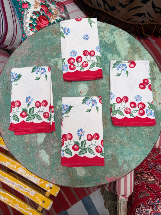 Handmade Cherry Blossom Napkins –– Vintage Textile from Mid-Century Tablecloths, Set of 4