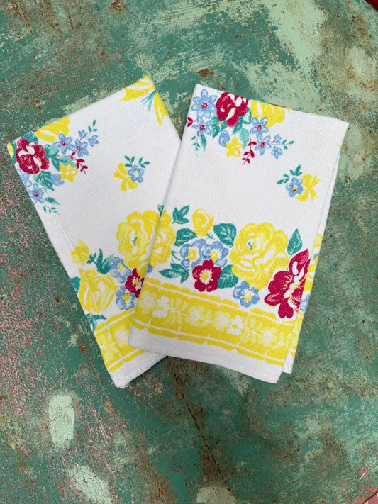Handmade Yellow Rose Napkins –– Vintage Textile from Mid-Century Tablecloths, Set of 2