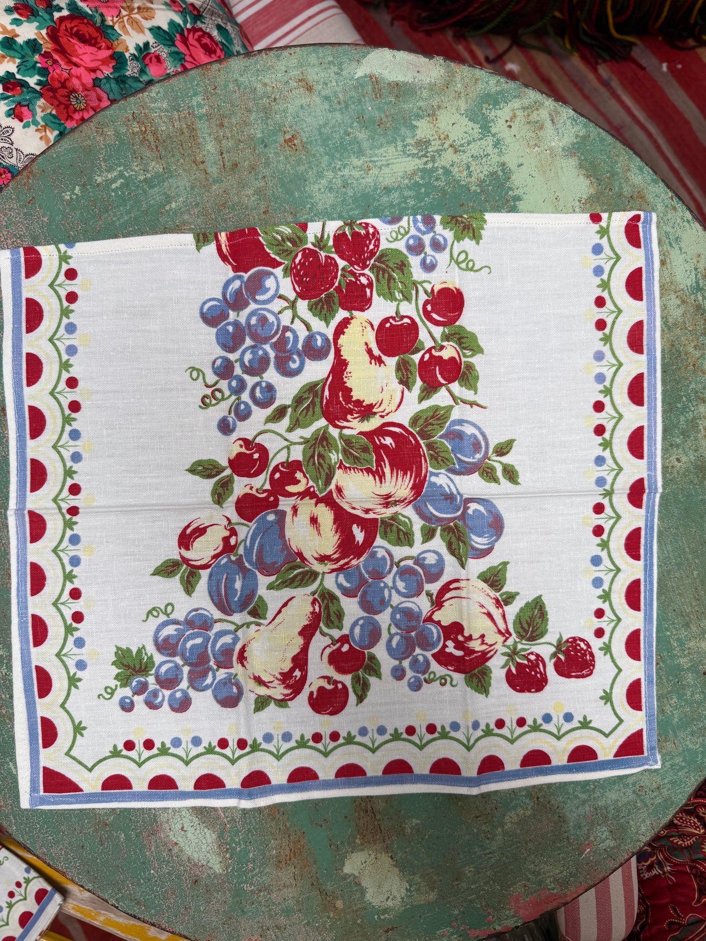 Handmade Fruit Basket Napkins –– Vintage Textile from Mid-Century Tablecloths, Set of 2