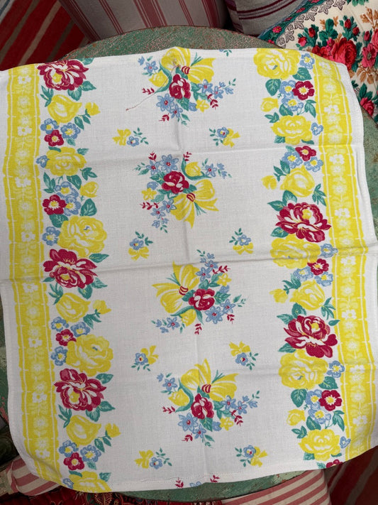 Handmade Yellow Rose Napkins –– Vintage Textile from Mid-Century Tablecloths, Set of 2