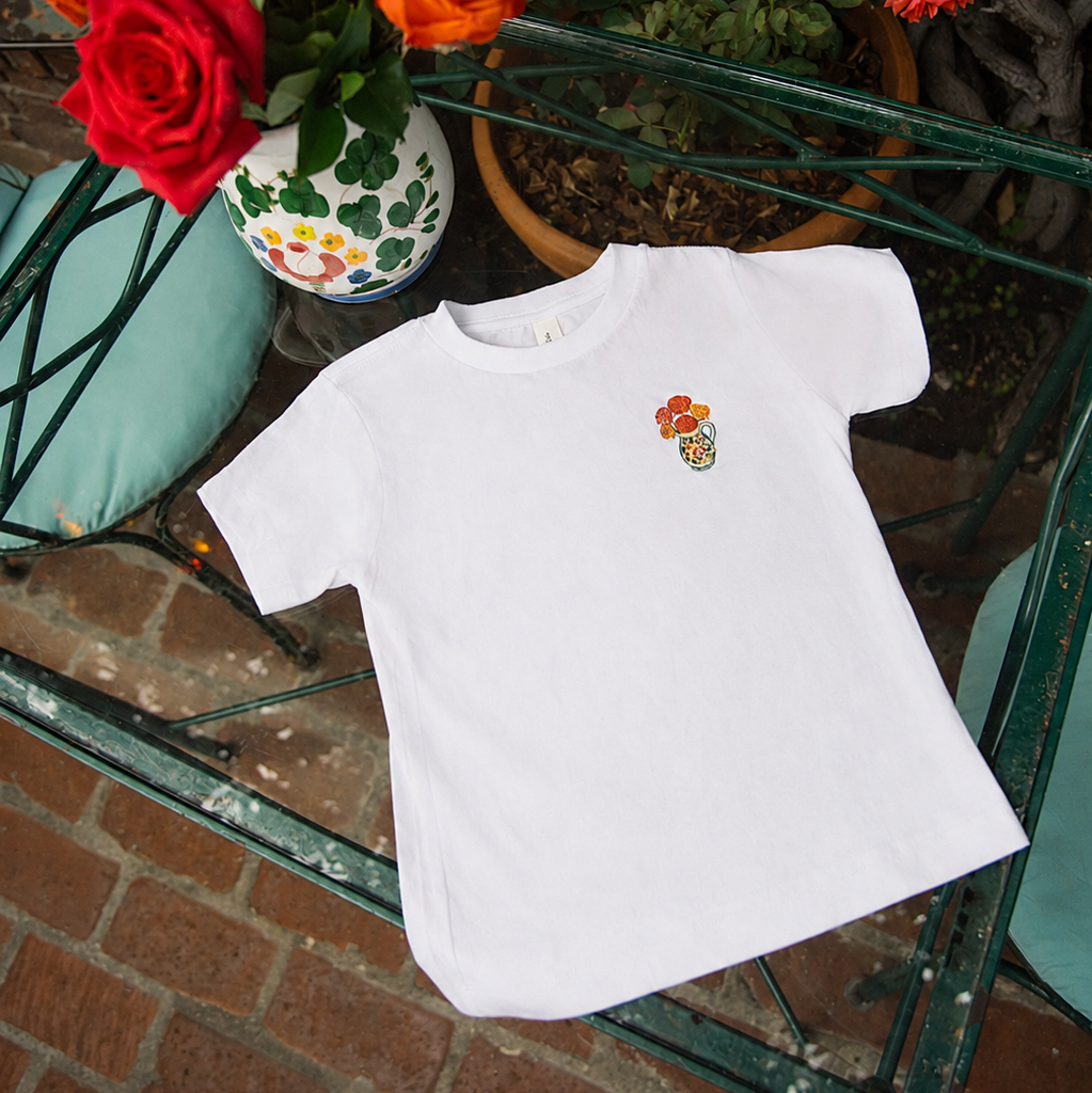 Camiseta para niña pequeña Ivy Rose Bouquet